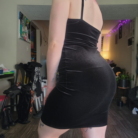 🖤velvet LBD - Picture 3 of 7